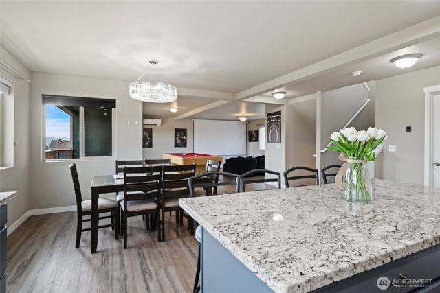 2416 W Echo bay Dr, Bremerton, WA 98312
