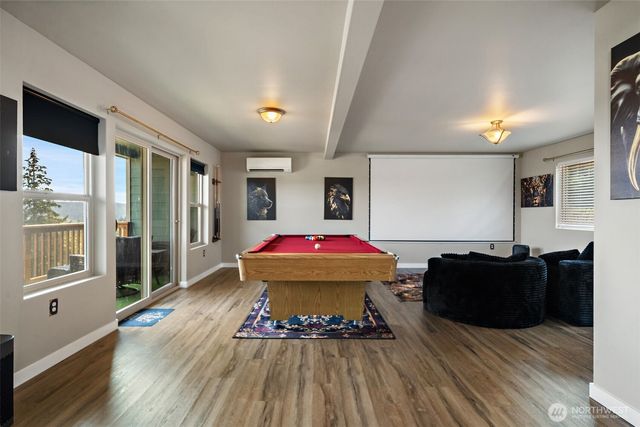 2416 W Echo bay Dr, Bremerton, WA 98312
