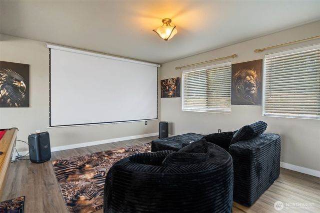 2416 W Echo bay Dr, Bremerton, WA 98312