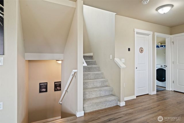 2416 W Echo bay Dr, Bremerton, WA 98312