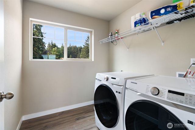 2416 W Echo bay Dr, Bremerton, WA 98312