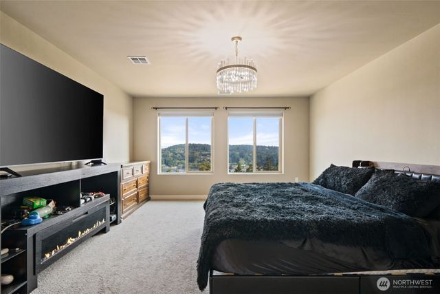 2416 W Echo bay Dr, Bremerton, WA 98312
