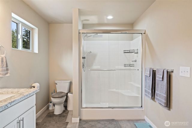 2416 W Echo bay Dr, Bremerton, WA 98312