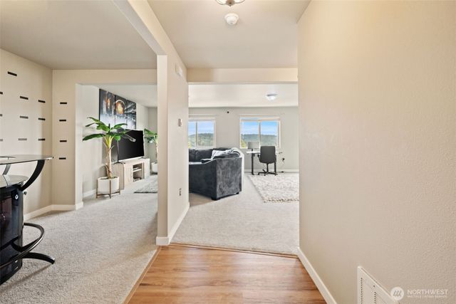 2416 W Echo bay Dr, Bremerton, WA 98312