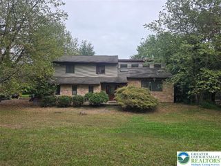 285 pine cove, Franklin Twp, PA 18235