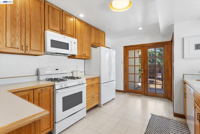 2516 Buena Vista Ave, Alameda, CA 94501