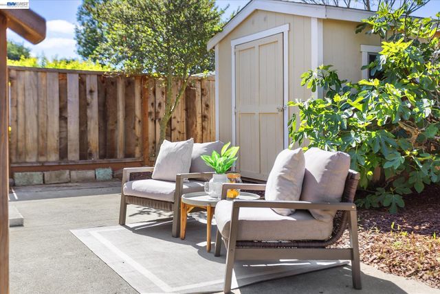 2516 Buena Vista Ave, Alameda, CA 94501