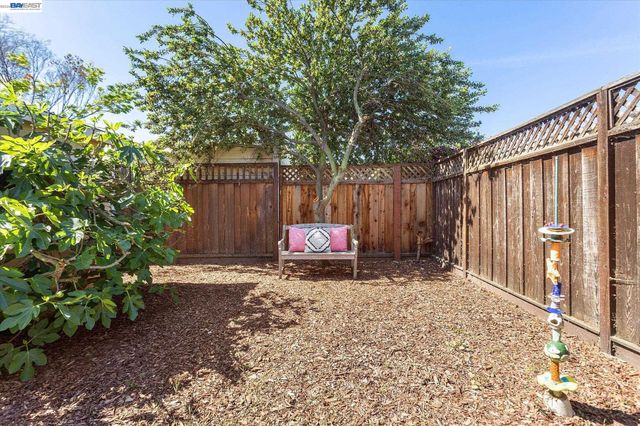 2516 Buena Vista Ave, Alameda, CA 94501