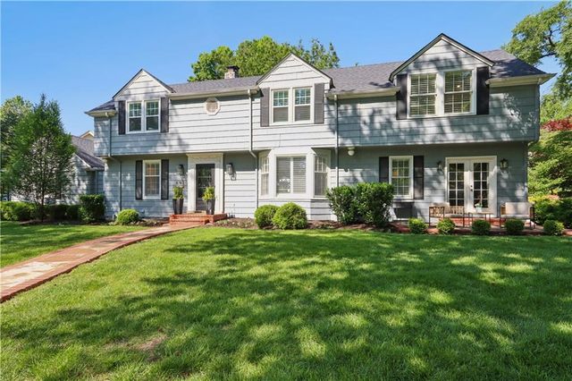 6920 Edgevale Road, Kansas City, MO 64113