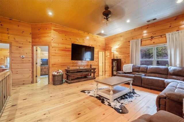938 Marion Dairy Road SE, Lindale, GA 30147