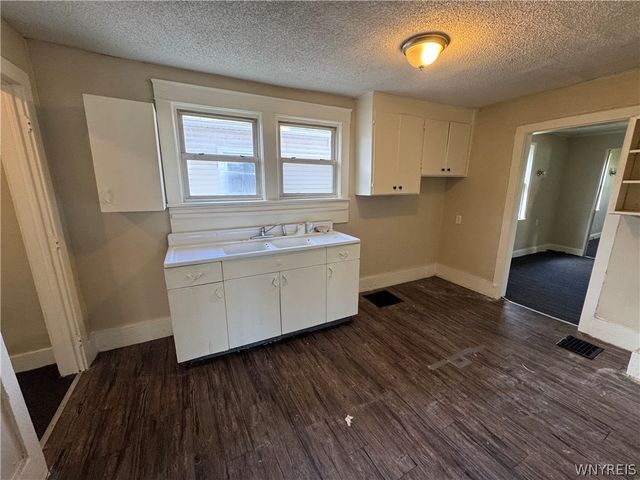745 19th Street, Niagara Falls, NY 14301