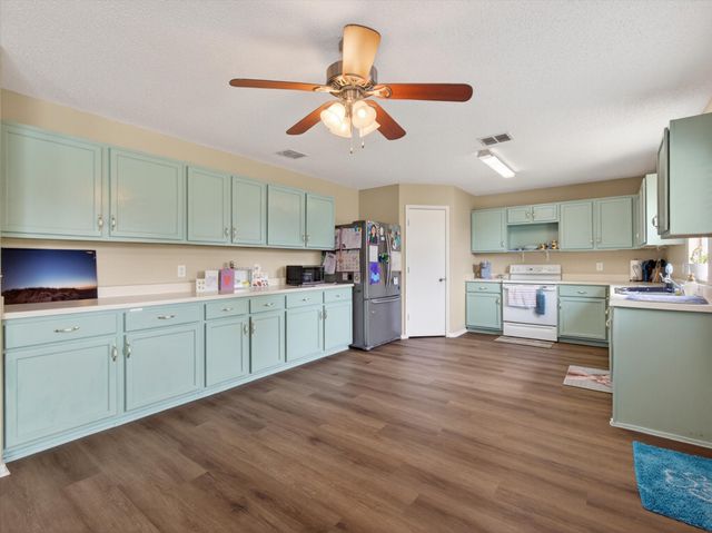 2405 Chestnut Drive, Little Elm, TX 75068