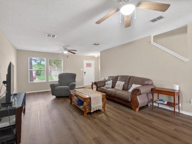 2405 Chestnut Drive, Little Elm, TX 75068