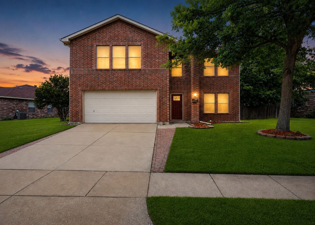 2405 Chestnut Drive, Little Elm, TX 75068