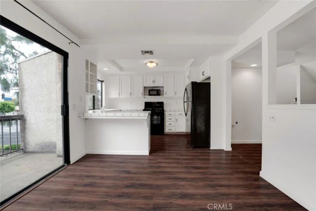 20737 Roscoe Boulevard 701, Winnetka, CA 91306