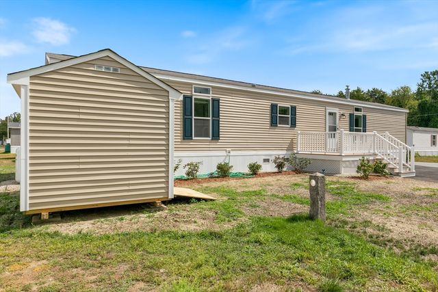 84 Caddy Drive, Salem, NH 03079
