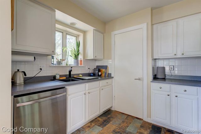 926 N Kenwood Avenue, Royal Oak, MI 48067