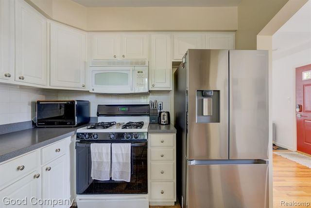 926 N Kenwood Avenue, Royal Oak, MI 48067