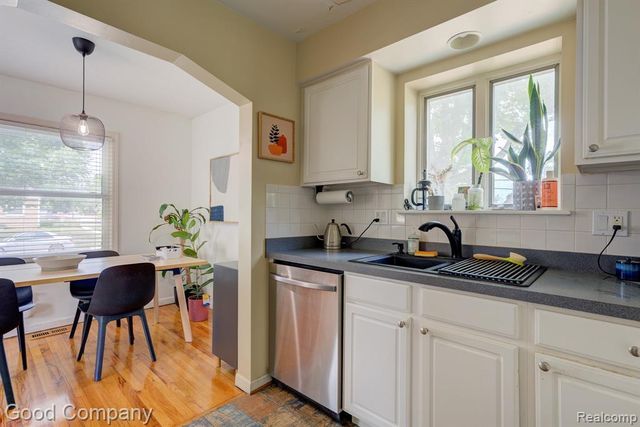 926 N Kenwood Avenue, Royal Oak, MI 48067