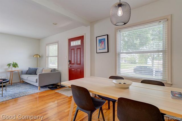 926 N Kenwood Avenue, Royal Oak, MI 48067