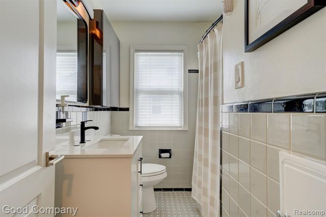 926 N Kenwood Avenue, Royal Oak, MI 48067