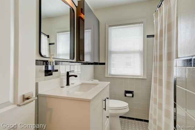 926 N Kenwood Avenue, Royal Oak, MI 48067