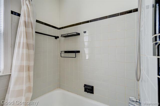926 N Kenwood Avenue, Royal Oak, MI 48067