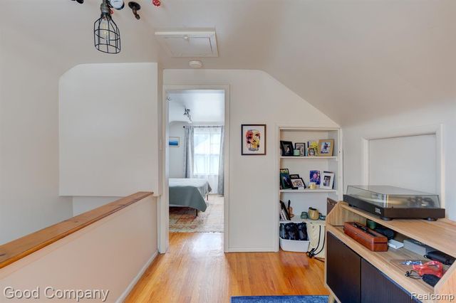 926 N Kenwood Avenue, Royal Oak, MI 48067