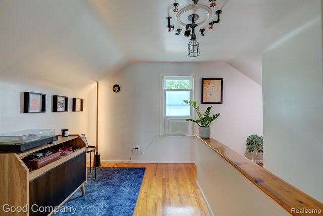926 N Kenwood Avenue, Royal Oak, MI 48067