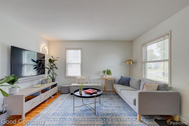 926 N Kenwood Avenue, Royal Oak, MI 48067