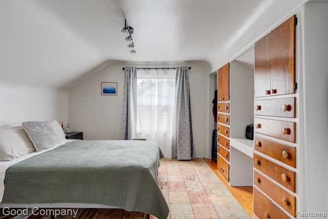 926 N Kenwood Avenue, Royal Oak, MI 48067
