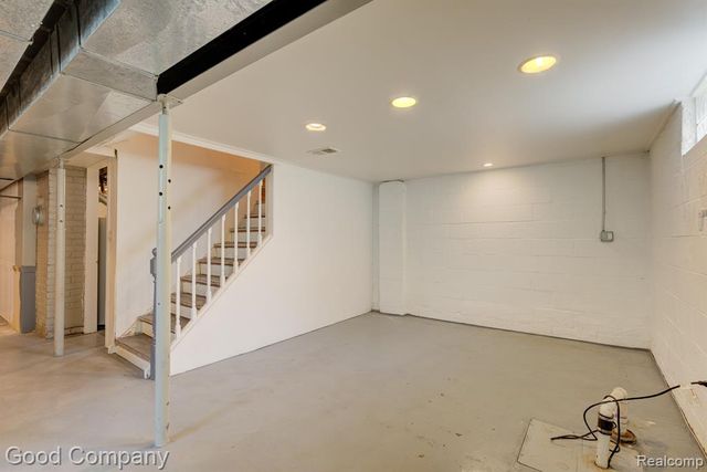 926 N Kenwood Avenue, Royal Oak, MI 48067