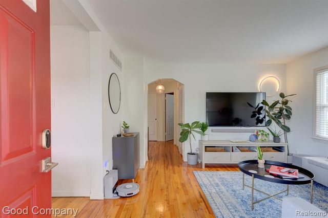 926 N Kenwood Avenue, Royal Oak, MI 48067