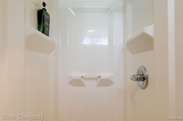 926 N Kenwood Avenue, Royal Oak, MI 48067