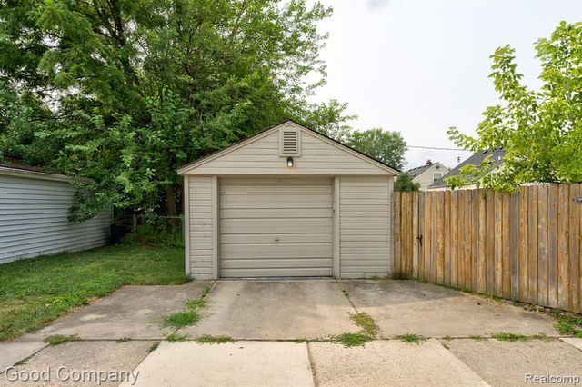 926 N Kenwood Avenue, Royal Oak, MI 48067