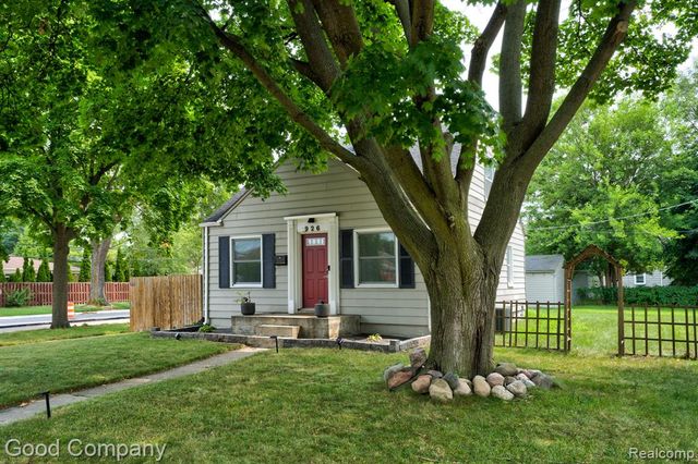 926 N Kenwood Avenue, Royal Oak, MI 48067