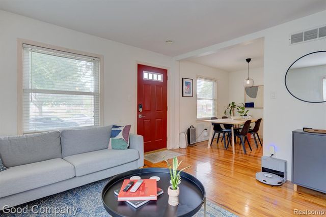 926 N Kenwood Avenue, Royal Oak, MI 48067