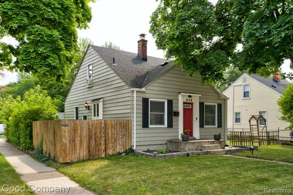 926 N Kenwood Avenue, Royal Oak, MI 48067