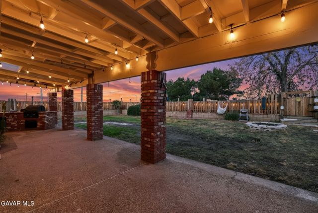 42060 Jenny Lane, Lancaster, CA 93536