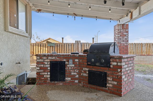 42060 Jenny Lane, Lancaster, CA 93536