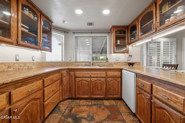 42060 Jenny Lane, Lancaster, CA 93536