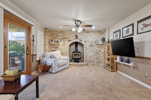 42060 Jenny Lane, Lancaster, CA 93536