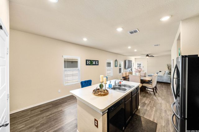 10918 Airmen, Converse, TX 78109