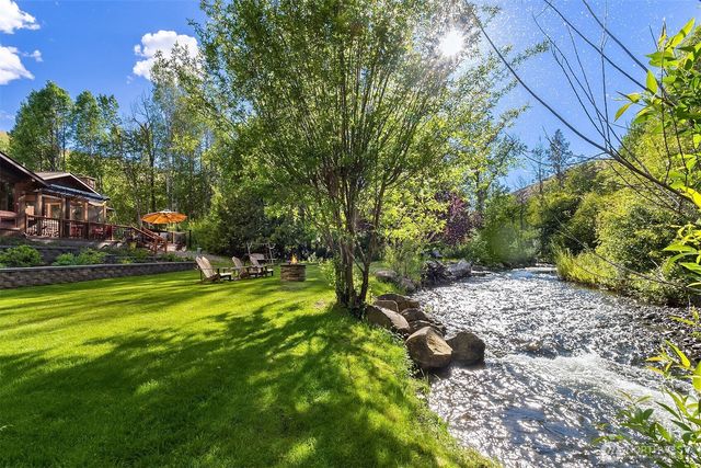 8501 Manastash Rd, Ellensburg, WA 98926