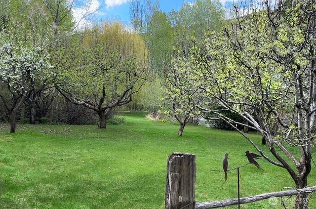 8501 Manastash Rd, Ellensburg, WA 98926