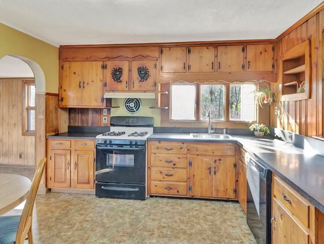 280 Foundry Street, Easton, MA 02375