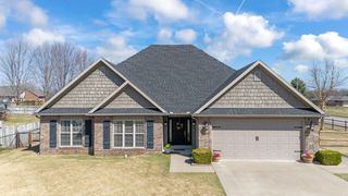 903 E 10th Street, Grove, OK 74344