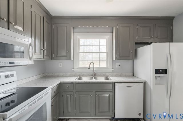 4206 Redbank Rd, Sandston, VA 23150