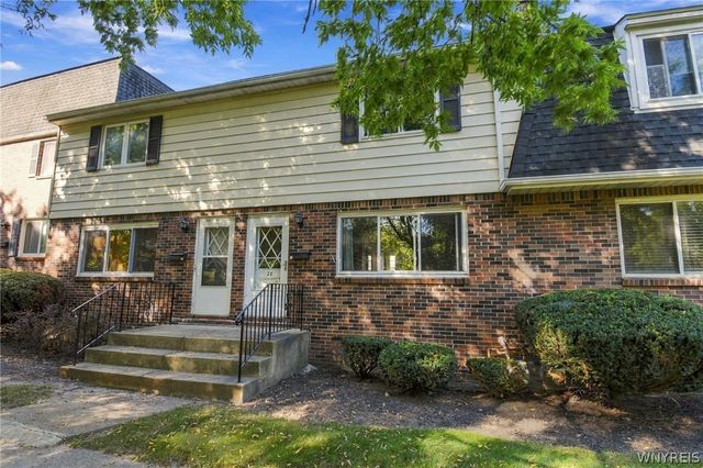 28 Stoneledge Court, Amherst, NY 14221