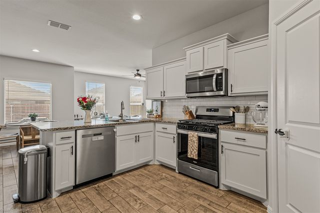 8532 Sandy Park Drive, Fort Worth, TX 76179